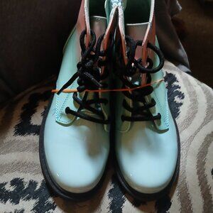 TWO TONE WOMENS'/GIRLS WORK BOOTS SIZE 5 BY ART CLASS